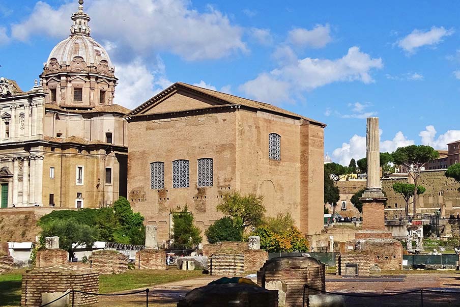 Curia Iulia (Juliova kurie)