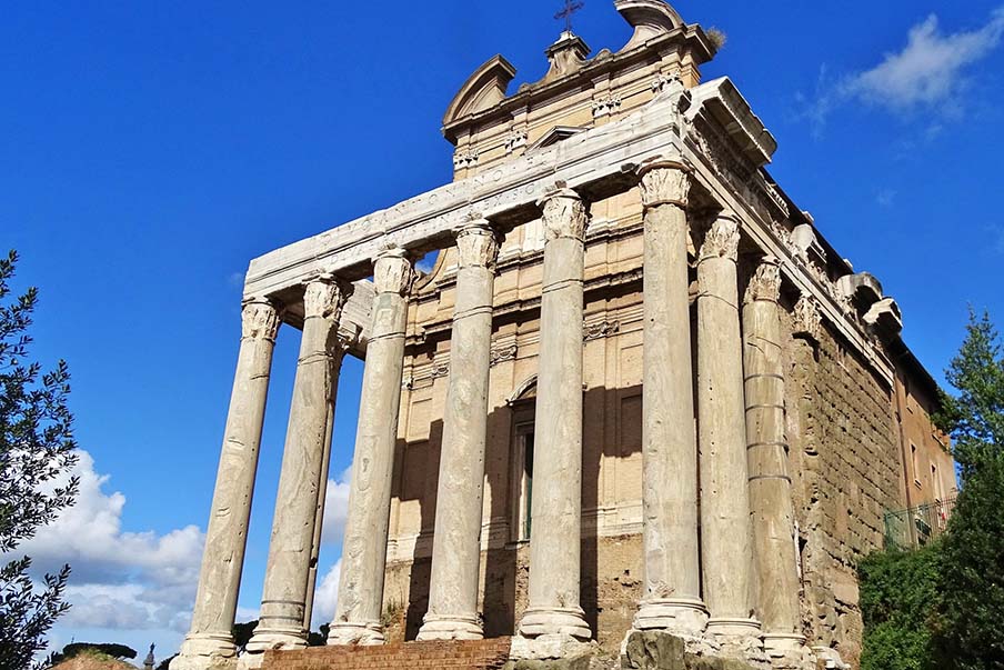 Faustina (Chrám Antonina a Faustiny) - Forum Romanum