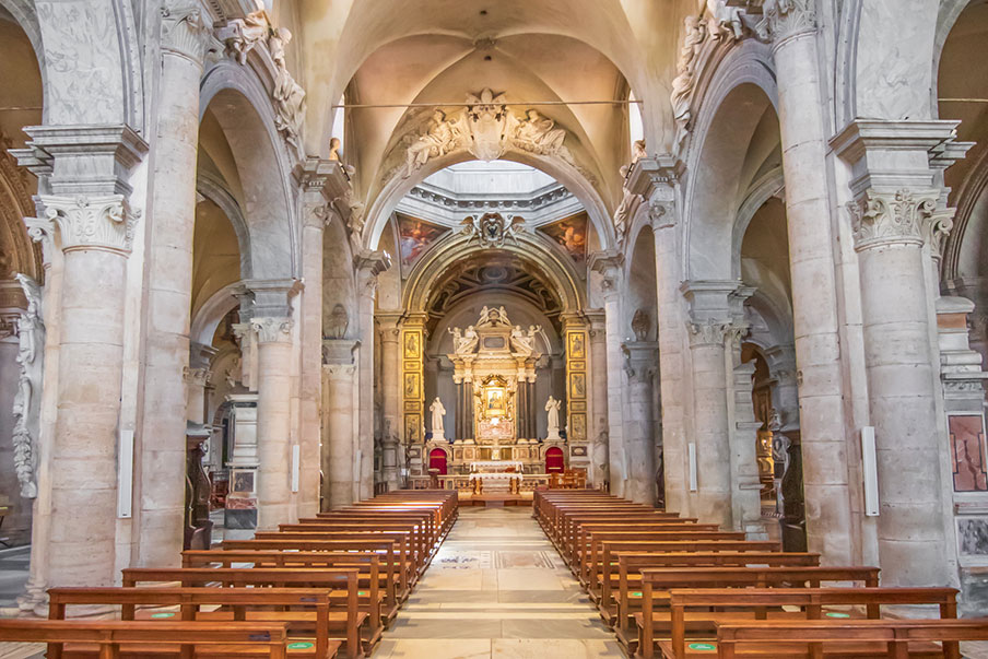Interiér baziliky Santa Maria del Popolo