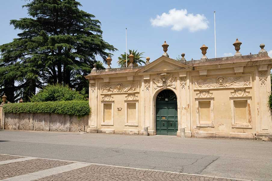Villa del Priorato -monumentální vstup