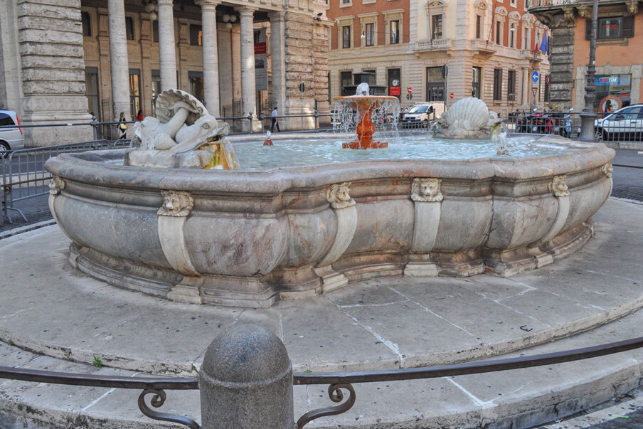 Fontana di Piazza Colonna