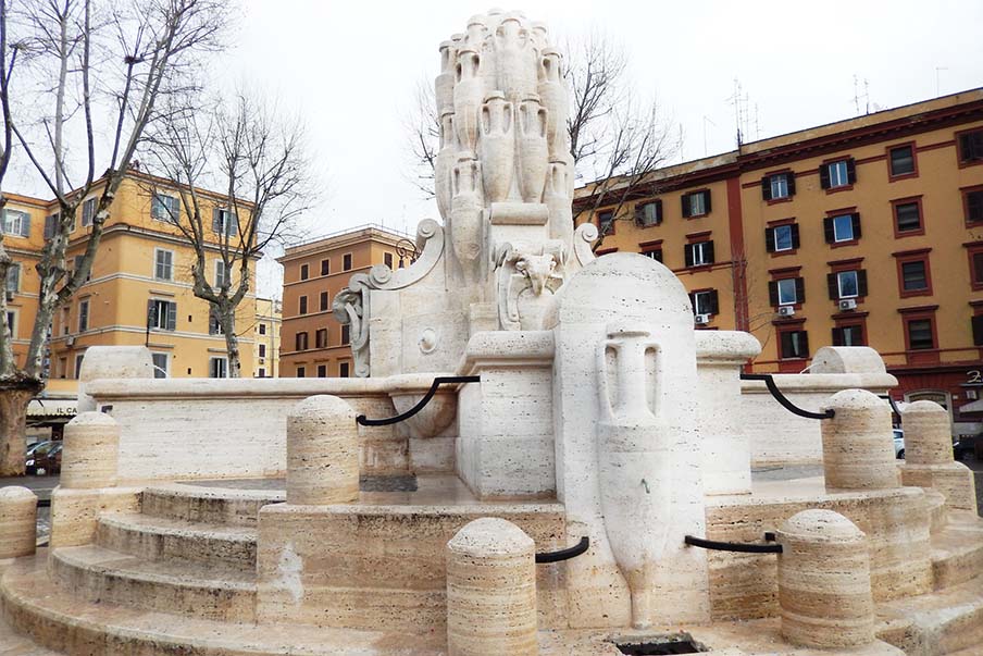 Fontana delle Anfore