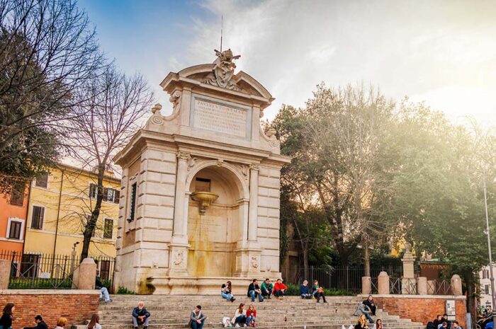 Fontána dell’Acqua Paola (Piazza Trilussa)