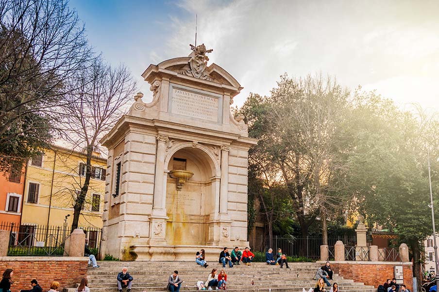 Fontána dell'Acqua Paola (Piazza Trilussa)