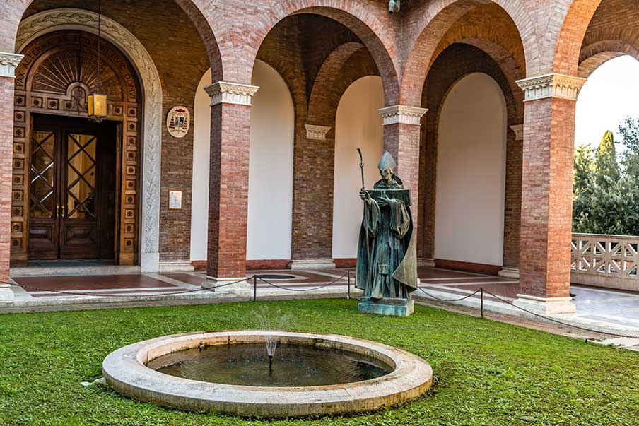 Sant'Anselmo all'Aventino - atrium